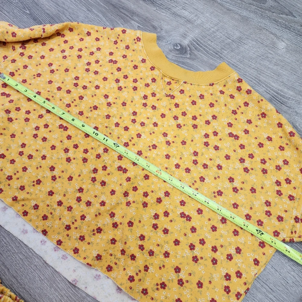 2 Pc COLSIE Yellow Red Flower Cut Off Cropped Sweatshirt & Sweat Shorts - Picture 6 of 13